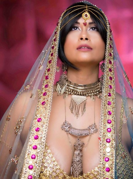 Aiysha Saagar model sexy image