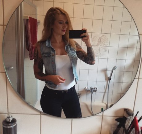 Lechl Sisters beautiful pornstar pic