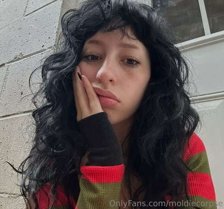 moldiecorpse nude star pics