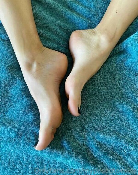 myposedtoes hot pornstar pic