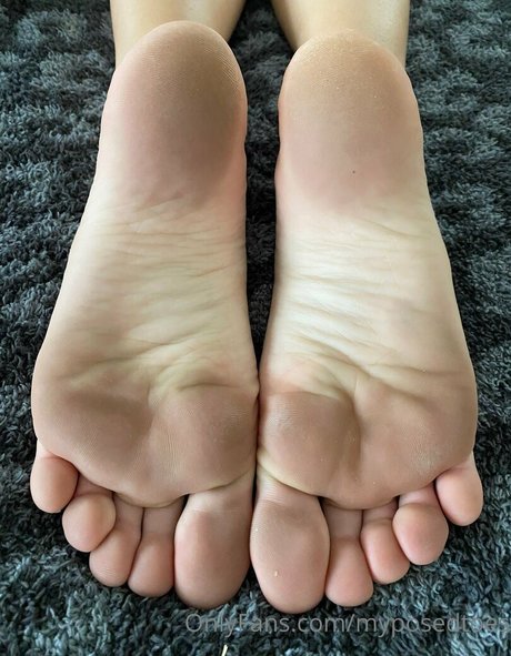 myposedtoes high quality actress image