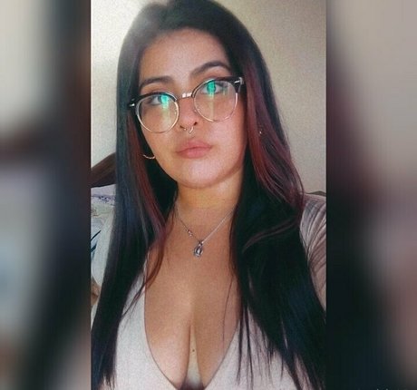 mistressdakotaf nice model photo