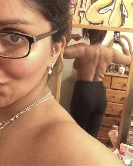 Gujubear erotic star archive