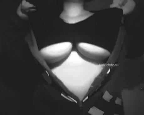 Lady McBosom nude pornstar archive
