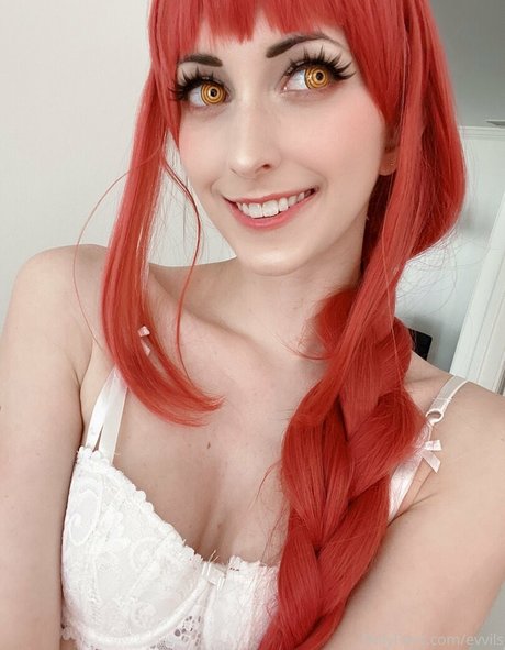 evvils adult model pic