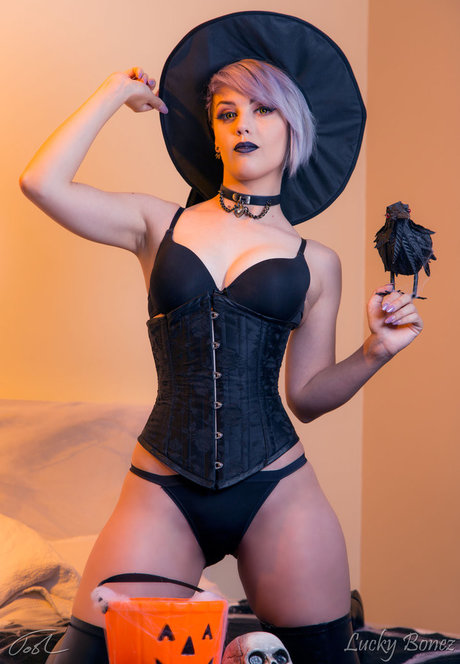 LuckyBonez star art pics