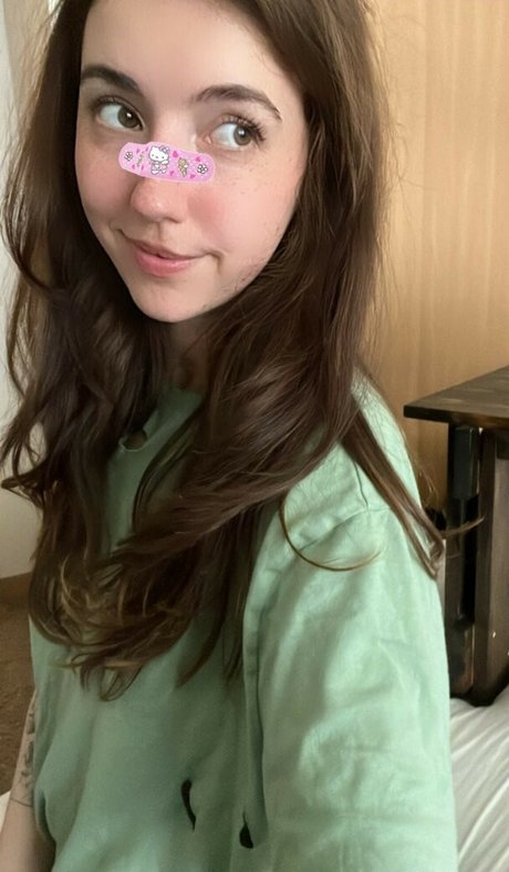 breebunn model nude photos