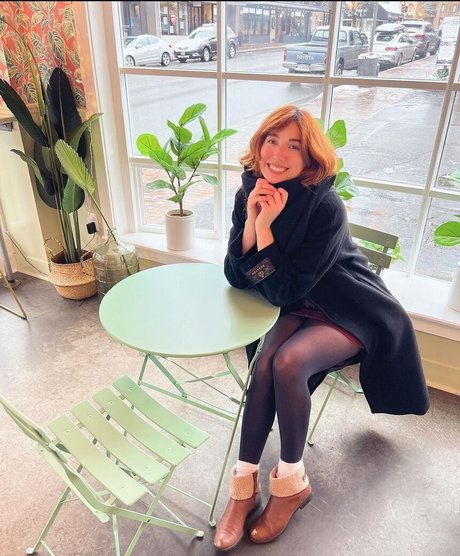 breebunn pretty actress photo