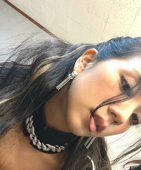 Jisoo model pornographic pic