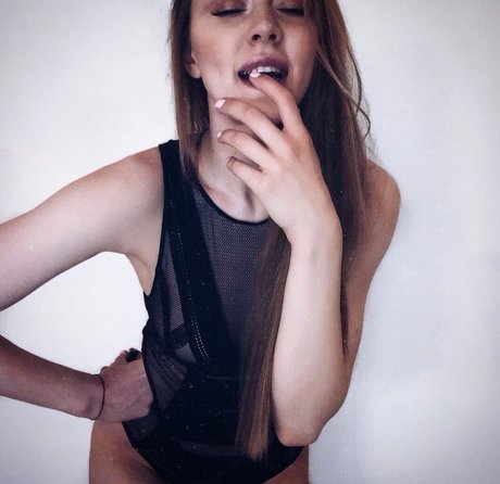 classylola pretty pornstar photos