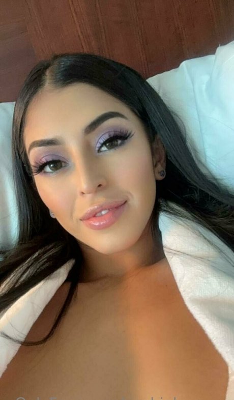 Sophialeonexo nude star photos