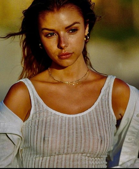 Madi Teeuws model naked pic