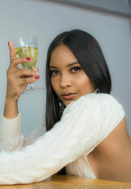 eslunasmith49 xxx actress image