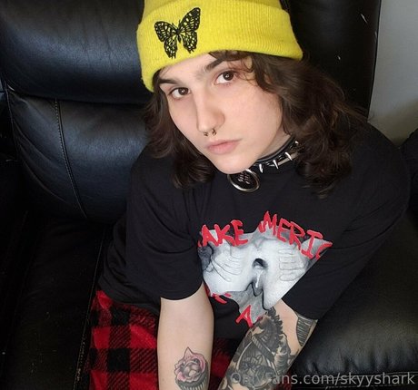 skyyshark exclusive actress pictures