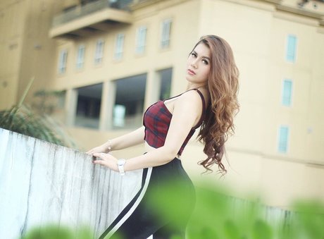 Renna Dyana naked model img