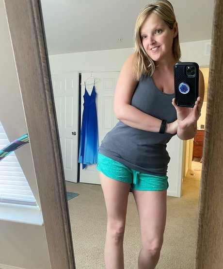 HealthyHappyFitandProud pornstar sex pics