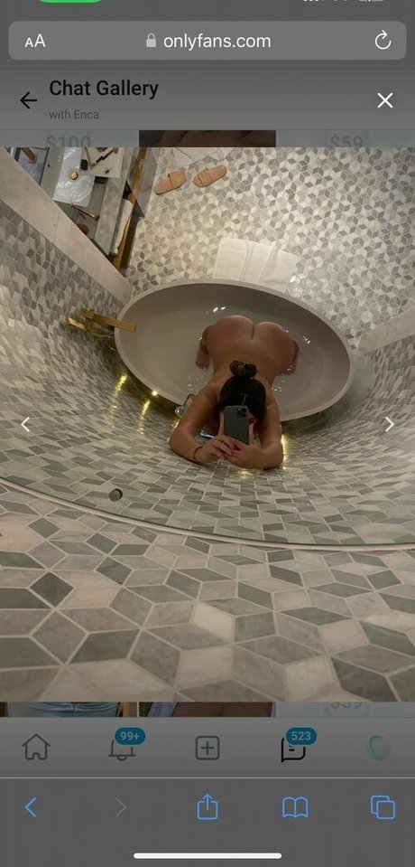 Encaofficial model nudes photo