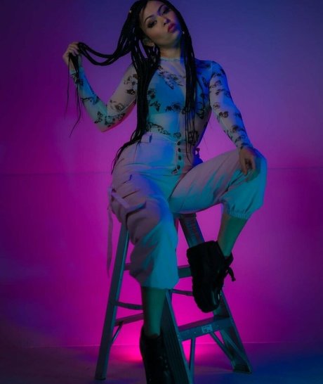 Pinksaltmoon xxx actress image