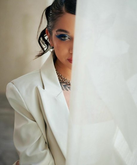 Maria Becerra star hot photos