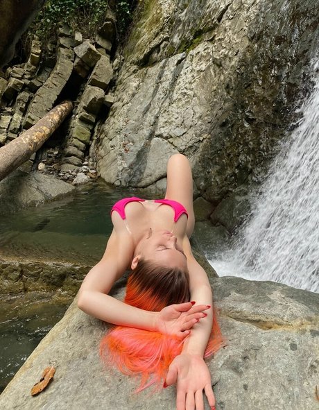 Catch My Vibe erotic star photo