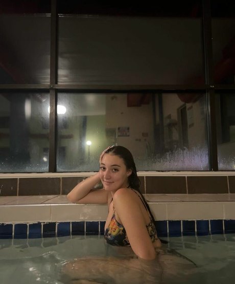 saturdaysierrasky sexy actress pic