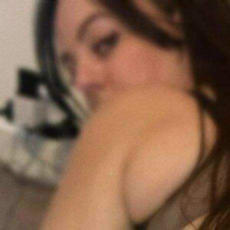 bustychloeuk nice model picture