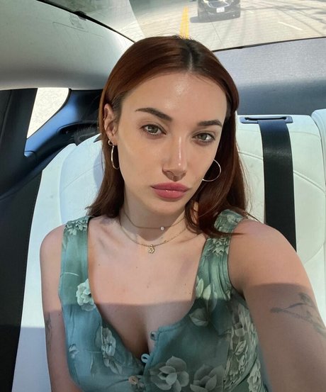 Olivia OBrien model pornographic picture