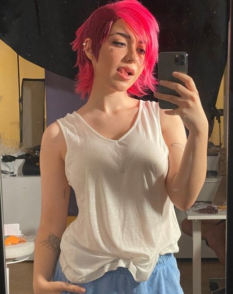 AnniTheDuck star erotic img