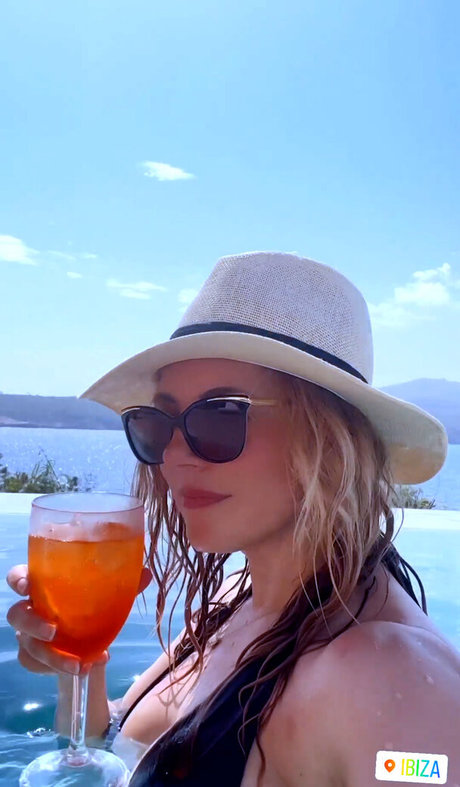 Katheryn Winnick art actress pic