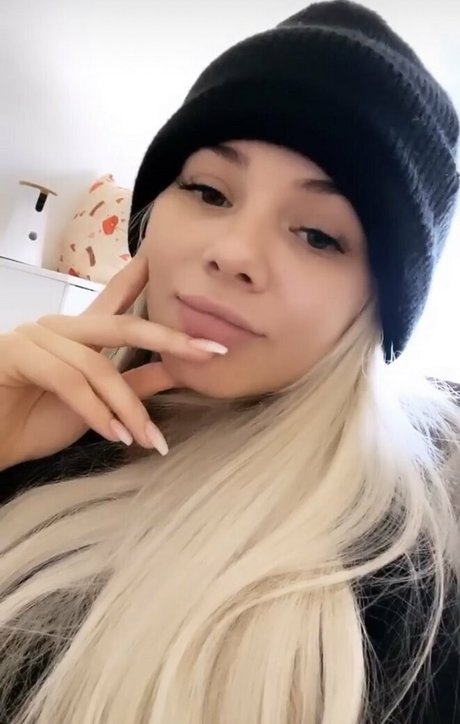 Elsadreamjean free model pictures