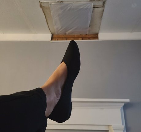 smelliefeetsweetie adult model pics