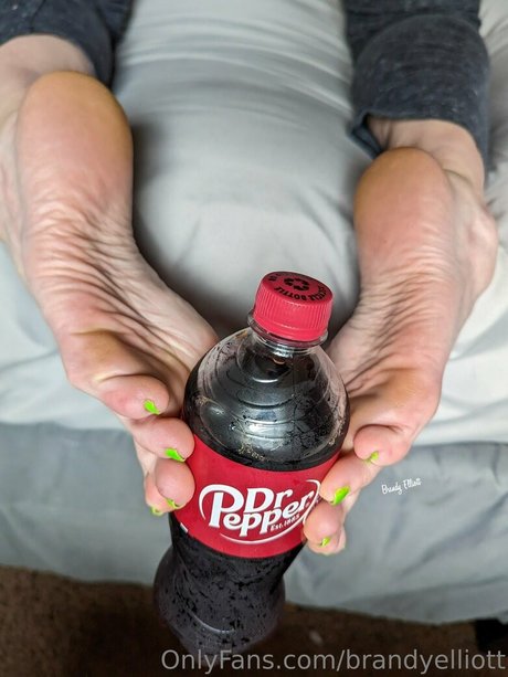 brandyelliott star art pic