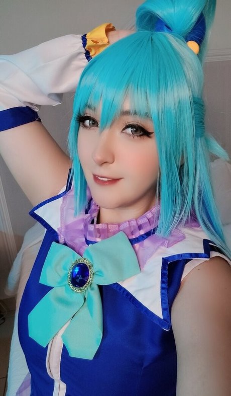RoxiiCosplay model top picture
