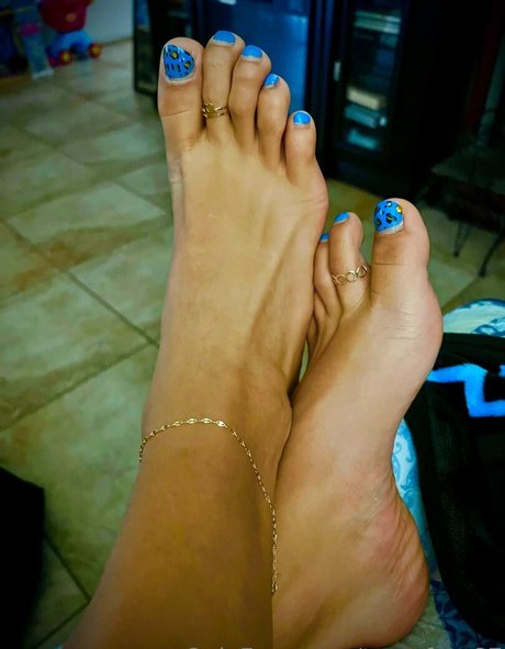 tgirlfeet35 profile image