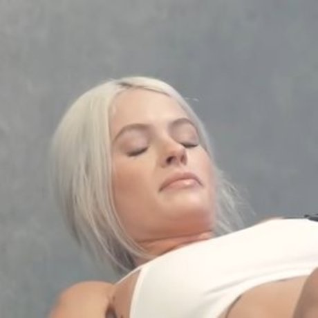 Claudia Walsh sexy model archive