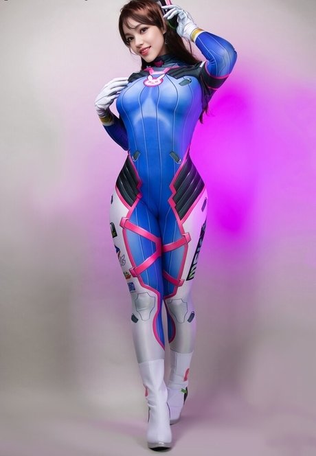 Elina Yi xxx model archive