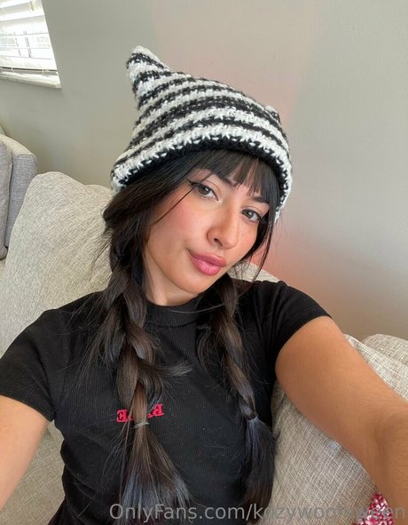 kozywoolkween model sexy img