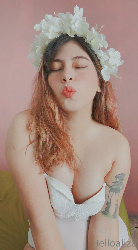 helloaliza hot actress img