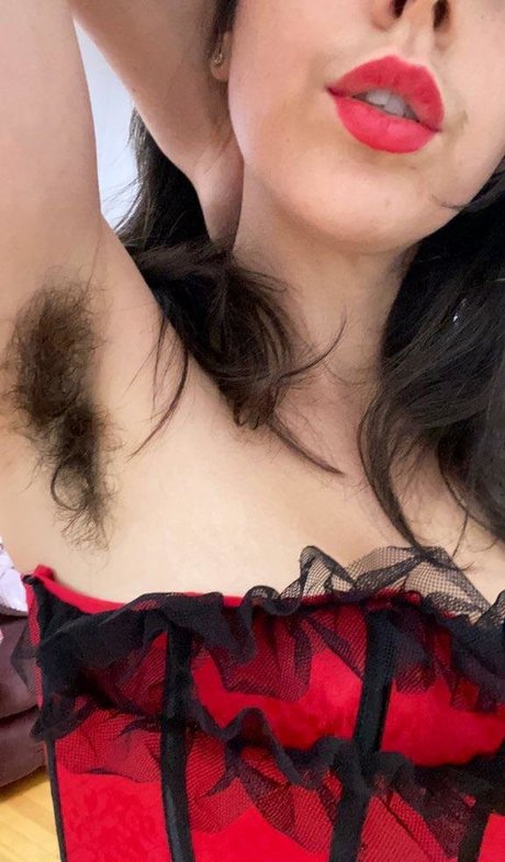 Scarlet Labelle star art pic