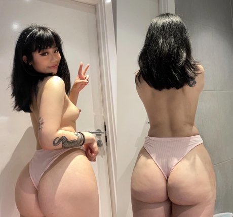 beautiful babe onlyfans adult pics