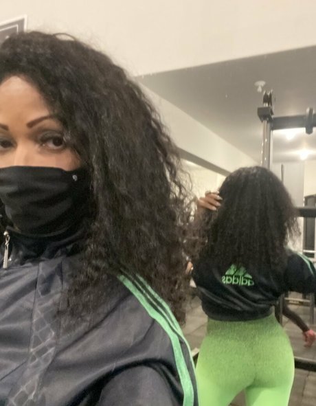 shemale 23cm star free archive