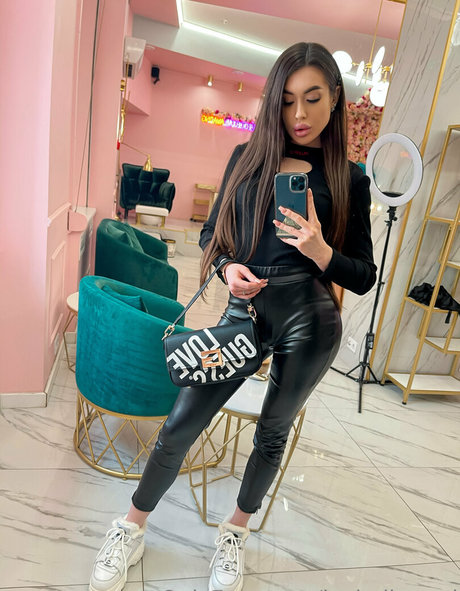 dinadimond model free galleries
