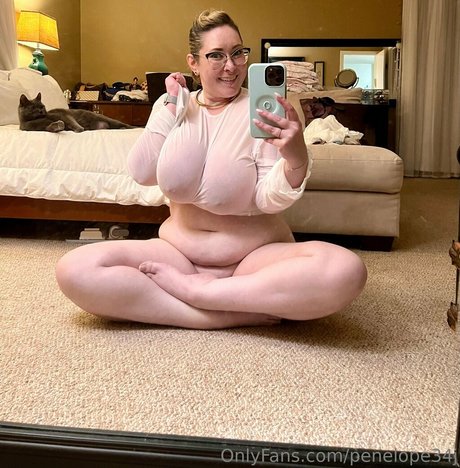 Penelope34J nude star pic