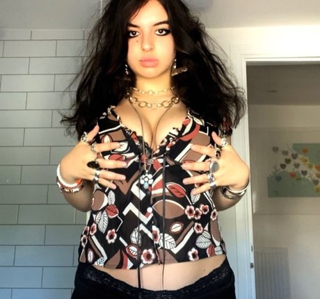 Maddy Adderley best model picture