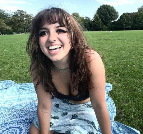 Maddy Adderley model high quality img