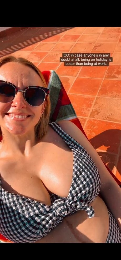 Hannah Witton star beautiful img