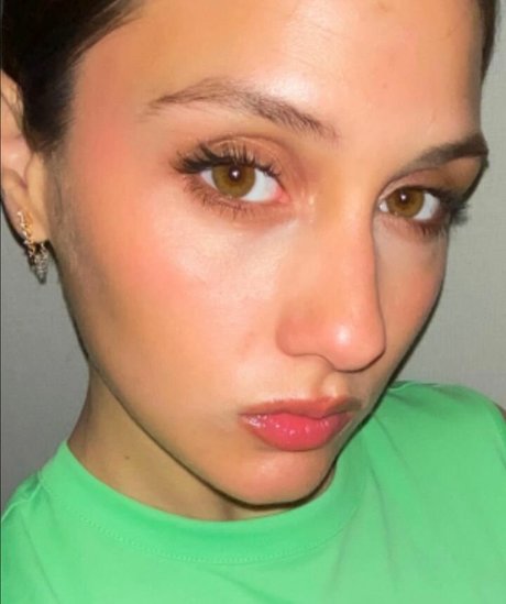 Sabela OT pornstar hd img