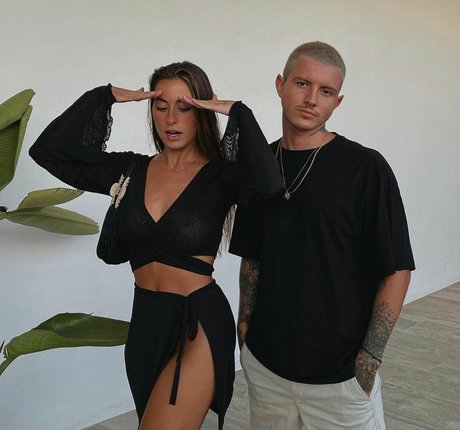 paulagonu hot model pics