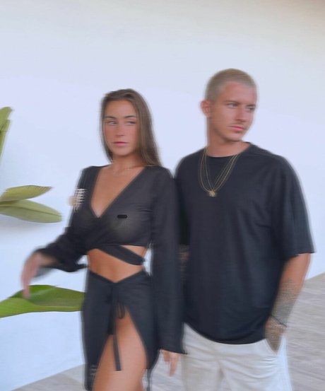 paulagonu pornstar naked pics