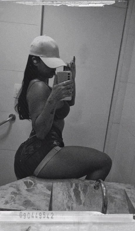 Juju Bellini nice actress img